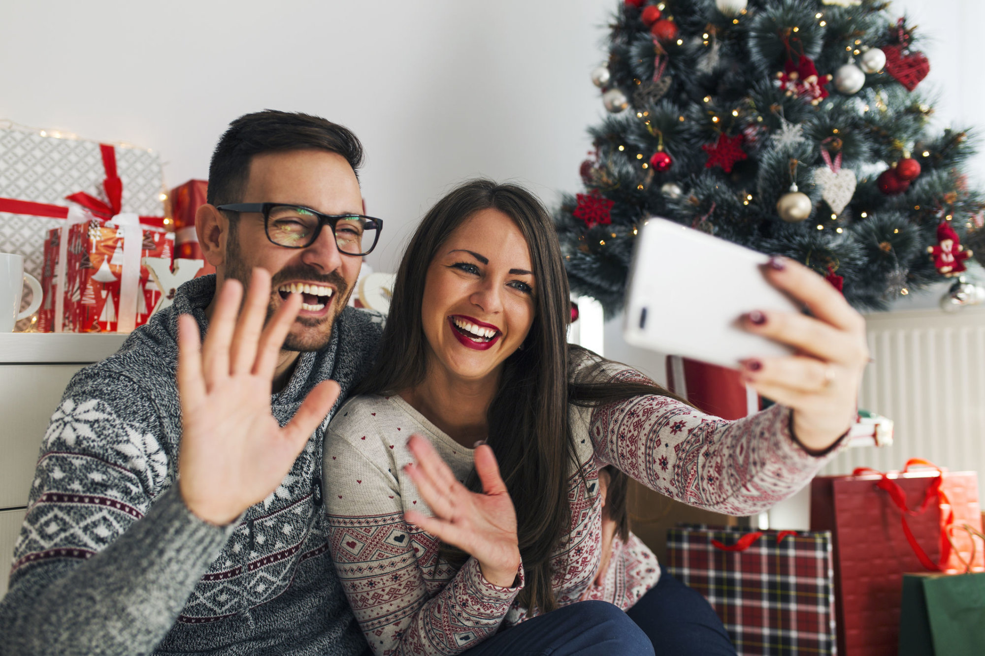 Videochiamate parenti e amici in tutta comodità con i supporti promozionali per tablet e smartphone